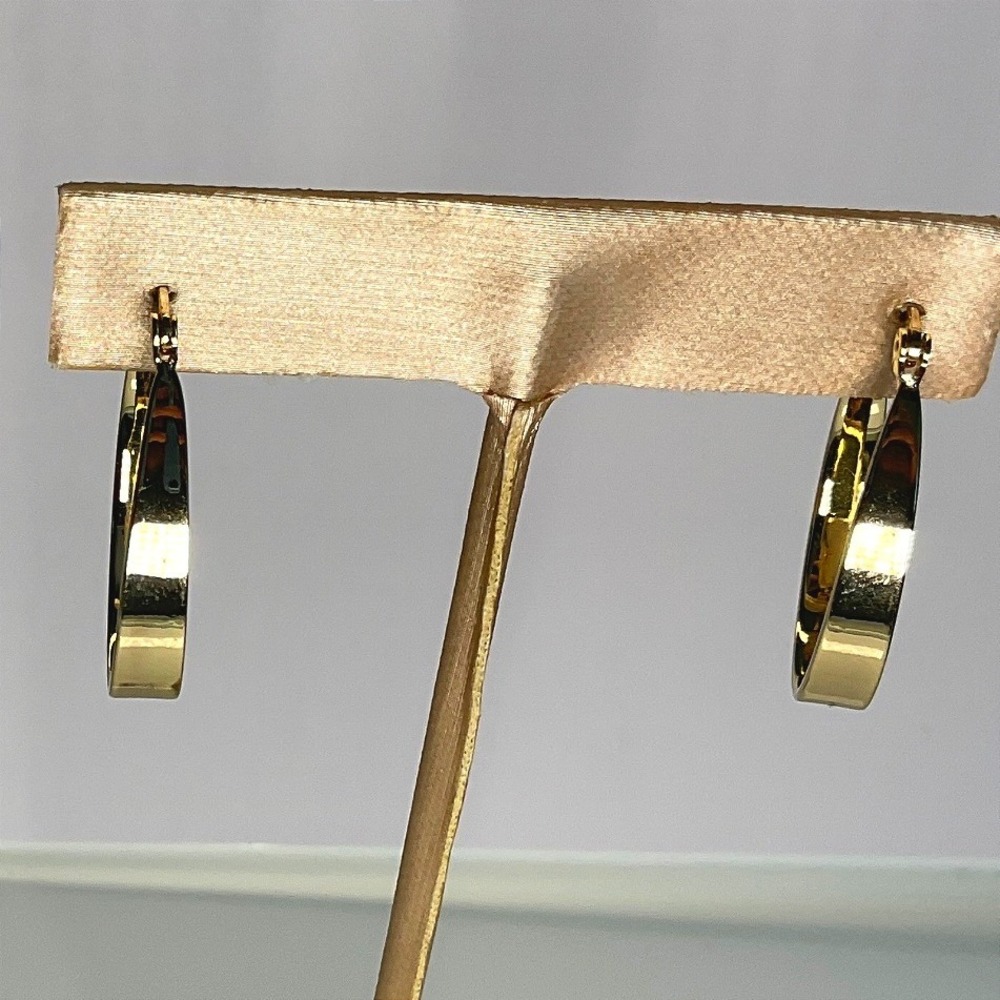 Hoop Earrings Gold Tone Metal Hinged Snap Back Classic Solid Craftsmanship New